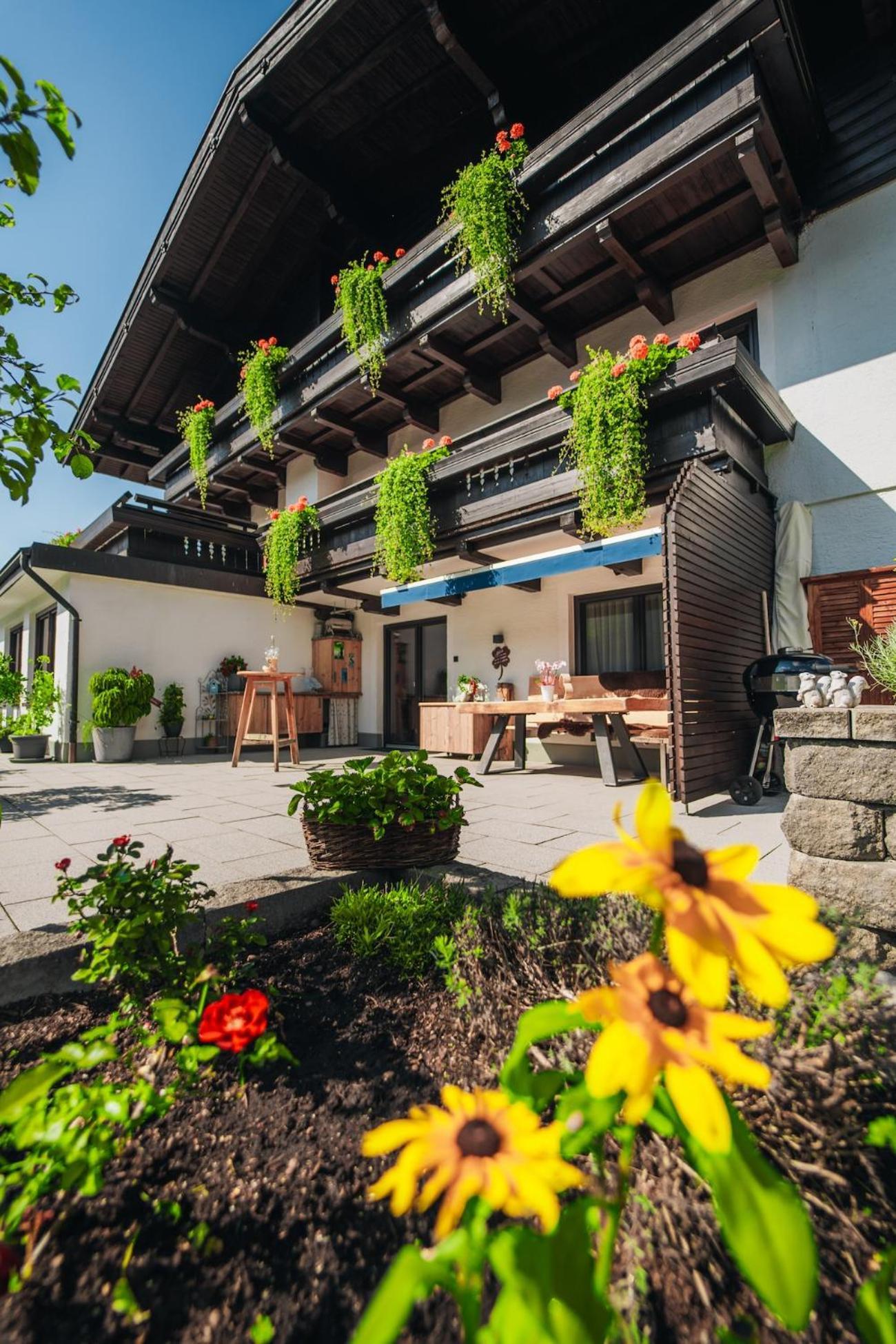 Pension Vier Jahreszeiten Saalbach-Hinterglemm Exterior photo